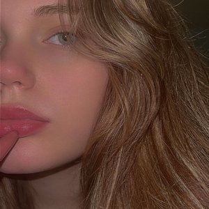 Meet your Posher, Amelia